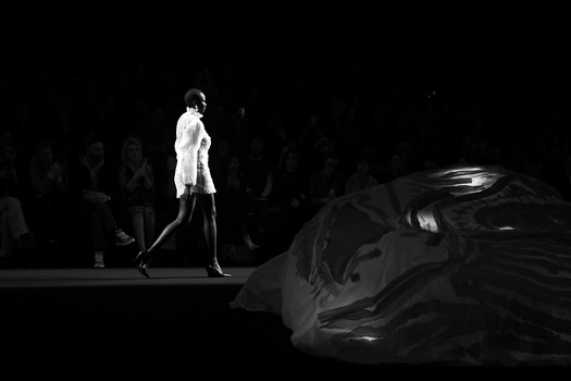 Sapienstone y Cupa Stone en la Mercedes-Benz Fashion Week 2025