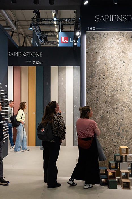 Las superficies cerámicas de Sapienstone aterrizan en Interzum 2025